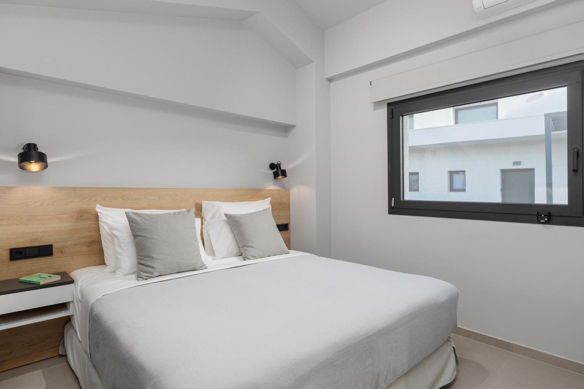 The 8 Apartment