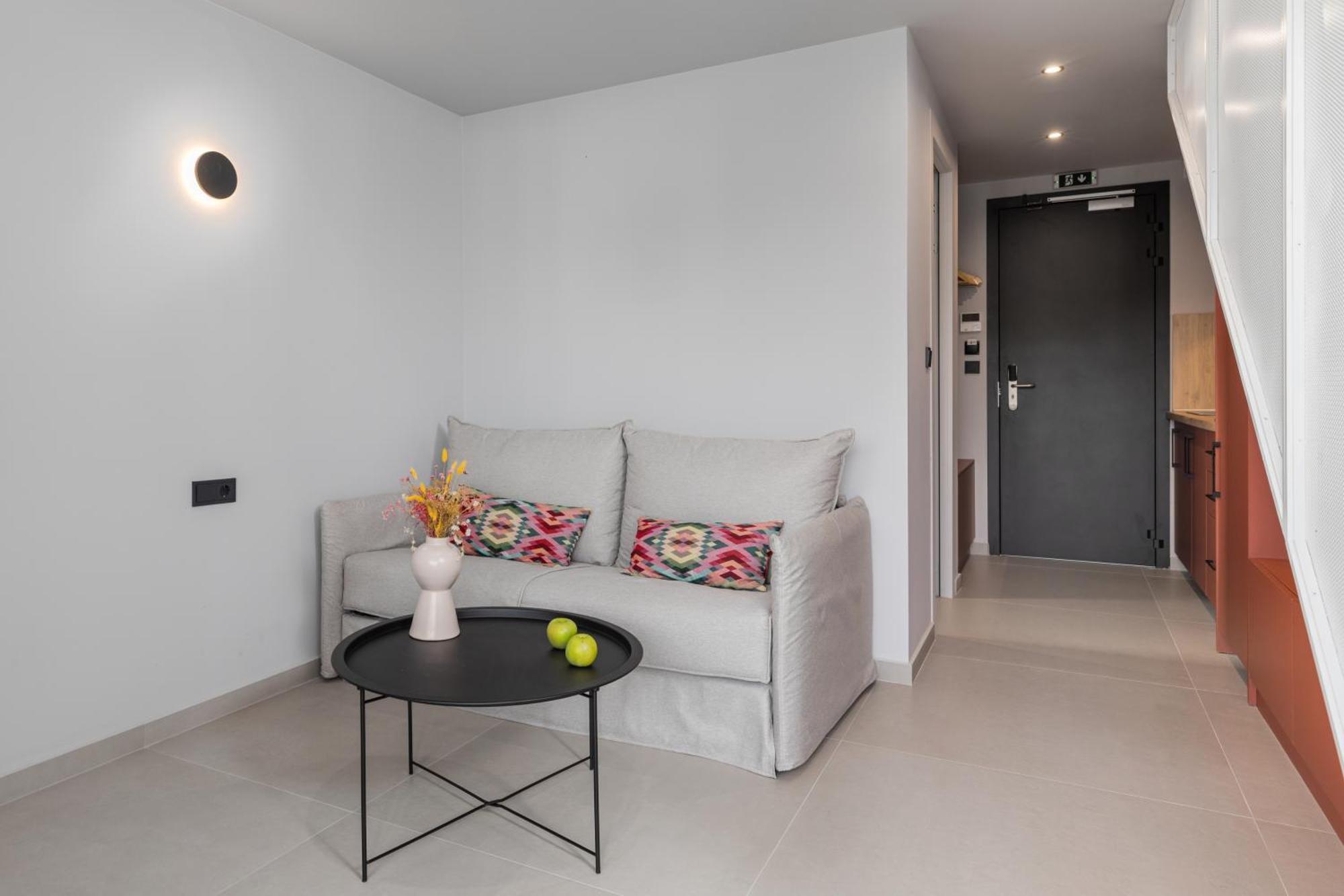 Apartment The 8