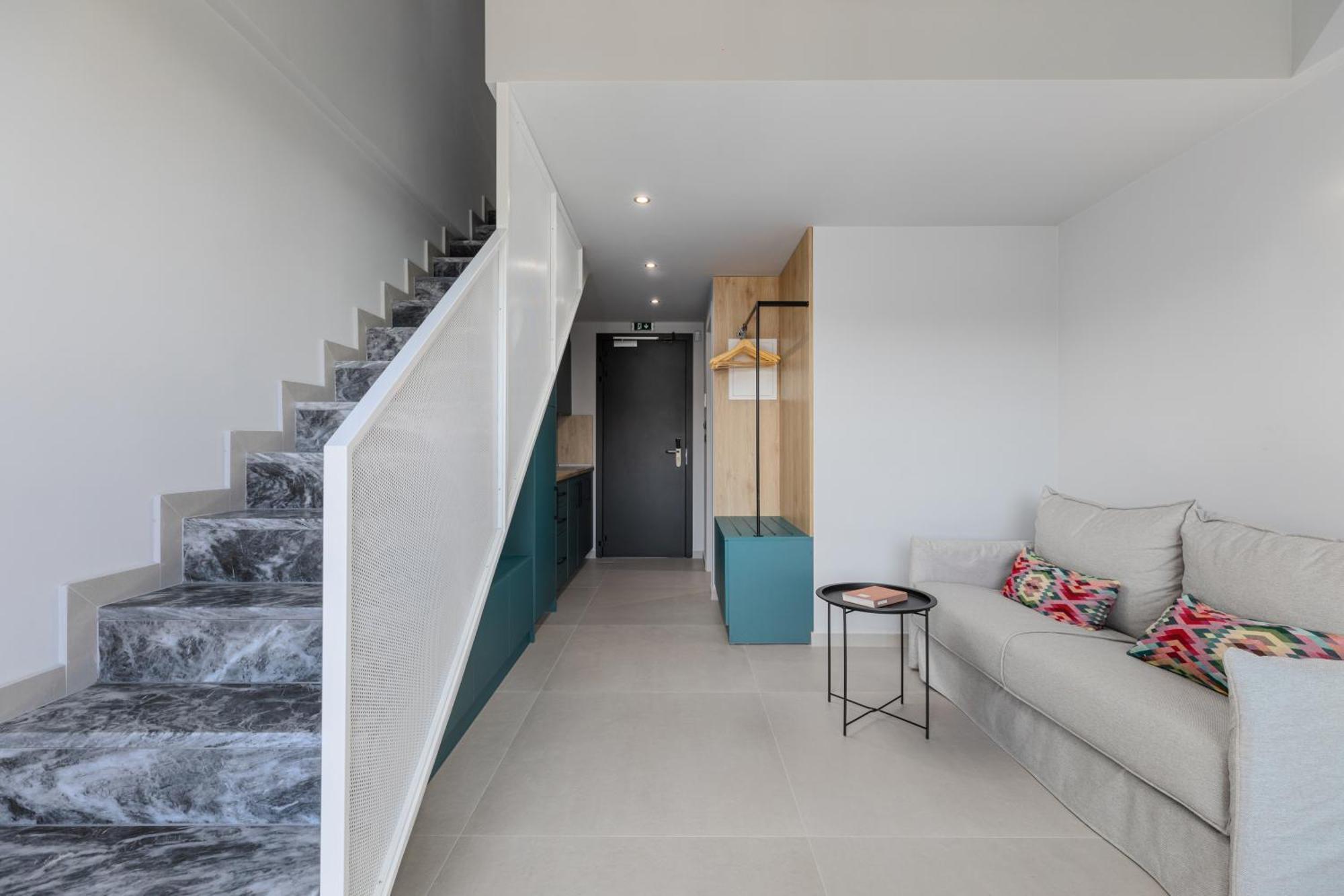 The 8 Apartment
