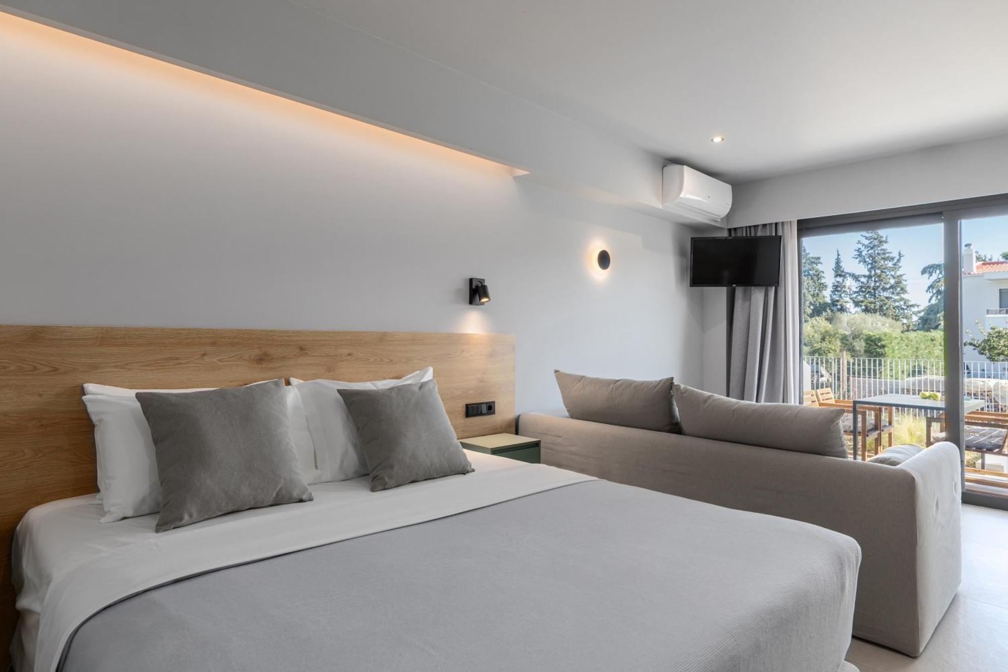 The 8 Apartment *