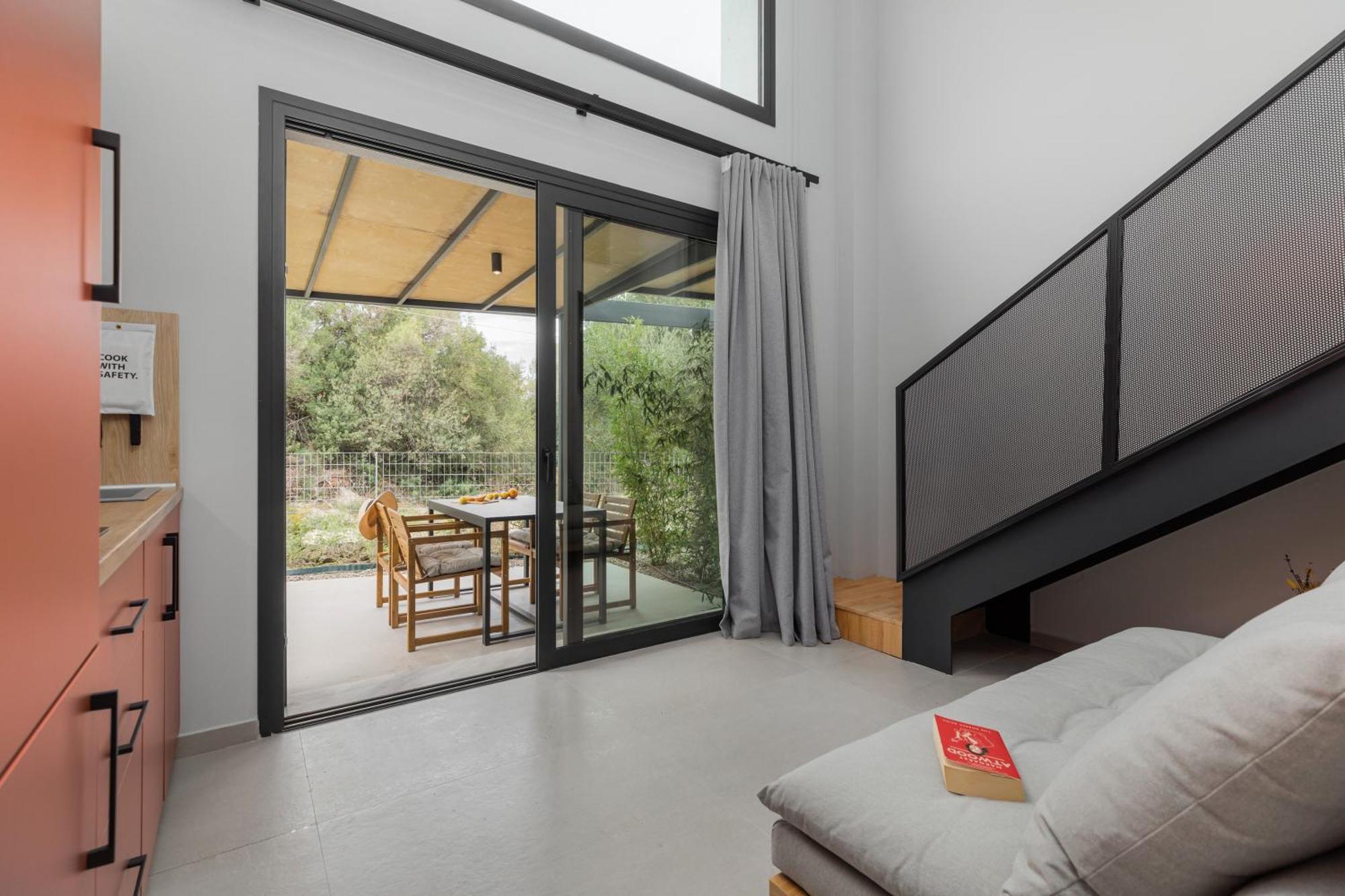 Apartment The 8