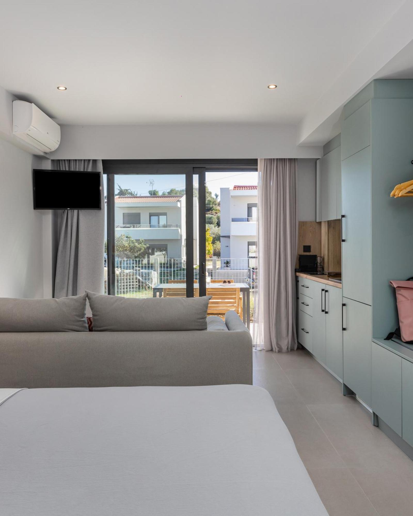 The 8 Apartment
